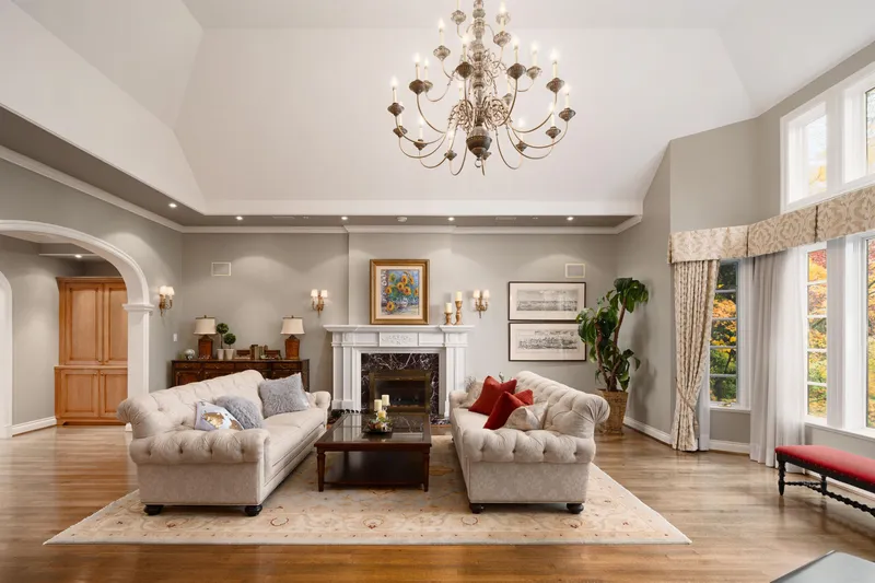 1638 MARPOLE AVENUE - photo 3 of 25