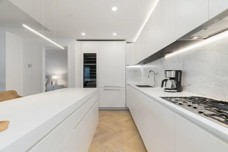 4906 1480 HOWE STREET - photo 4 of 25