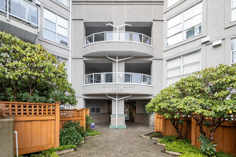 313 10533 UNIVERSITY DRIVE - photo 2 of 25