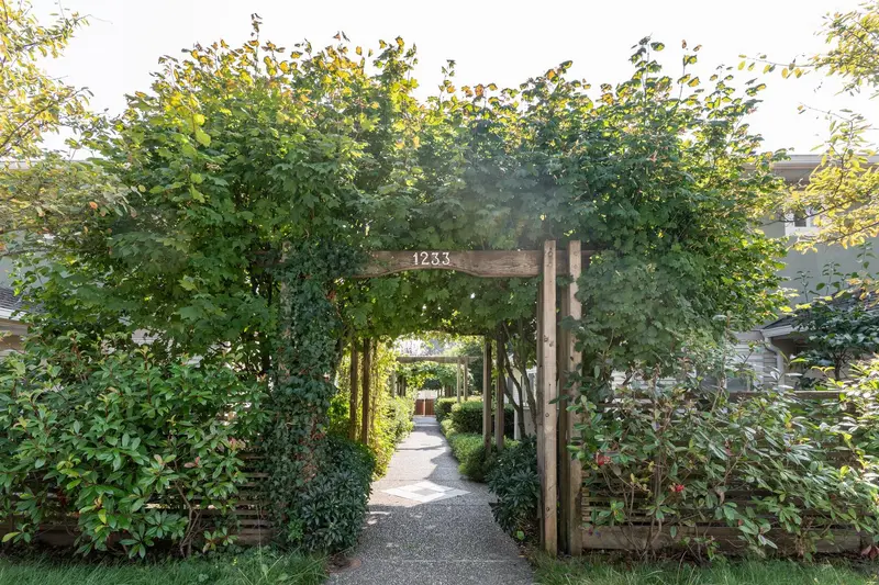 2 1233 W 16TH STREET - photo 1 of 25