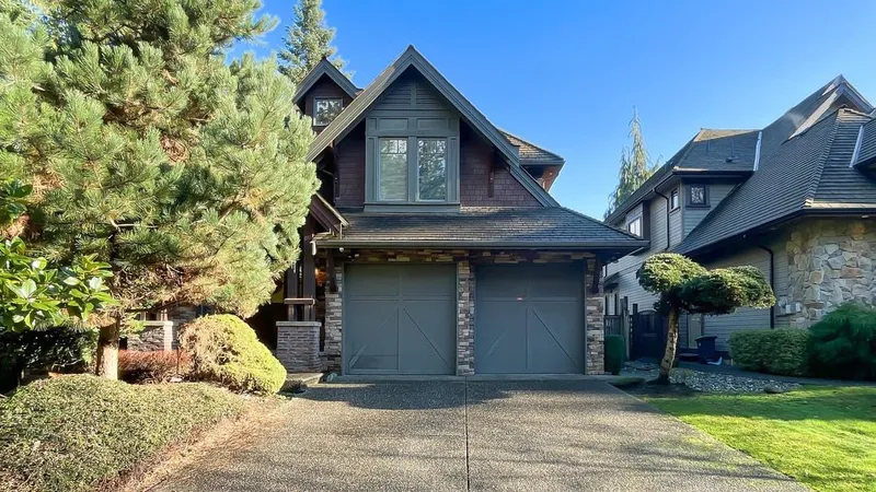 3470 144 STREET - photo 2 of 25