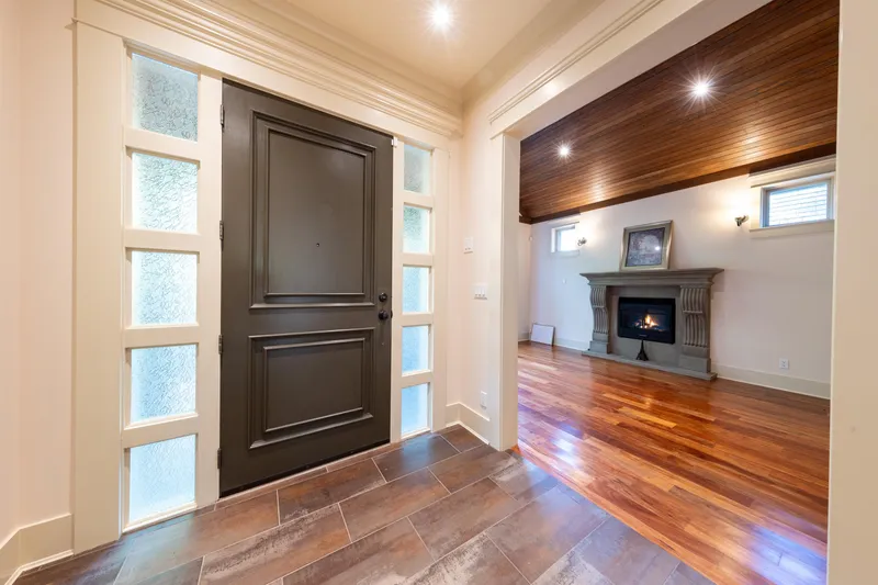 2080 136 STREET - photo 3 of 25