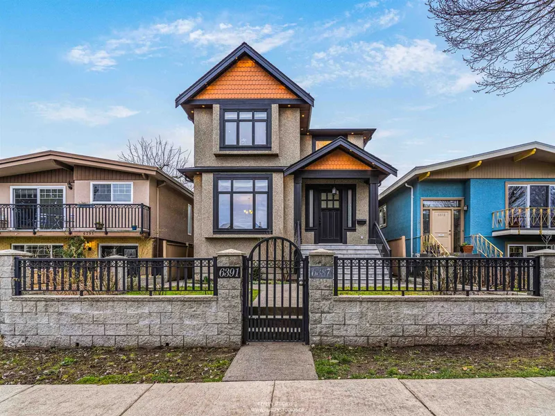 6387 PRINCE ALBERT STREET - photo 1 of 25