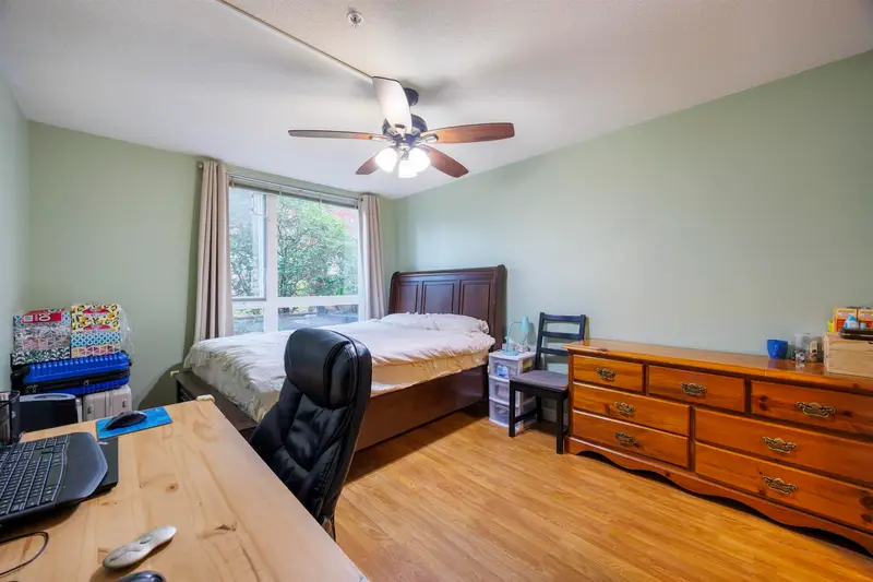 210 1163 THE HIGH STREET - photo 4 of 15