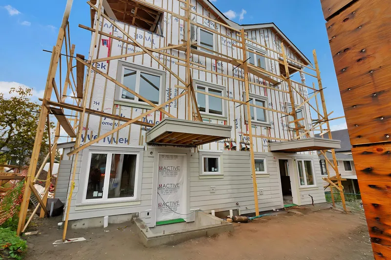 4 3581 HAIDA DRIVE - photo 3 of 6