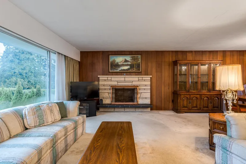 1250 DELTA AVENUE - photo 3 of 25