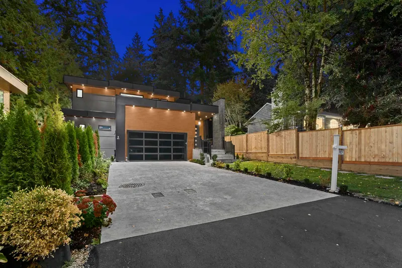 5673 FAIRLIGHT CRESCENT - photo 1 of 20