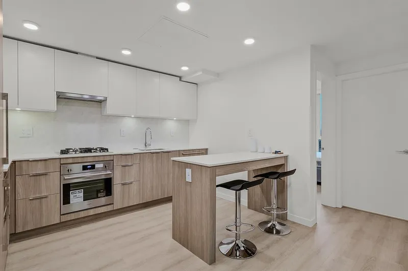 701 10333 133 STREET - photo 3 of 25