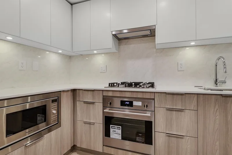 701 10333 133 STREET - photo 4 of 25