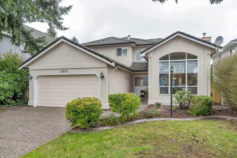 11071 160A STREET - photo 2 of 25