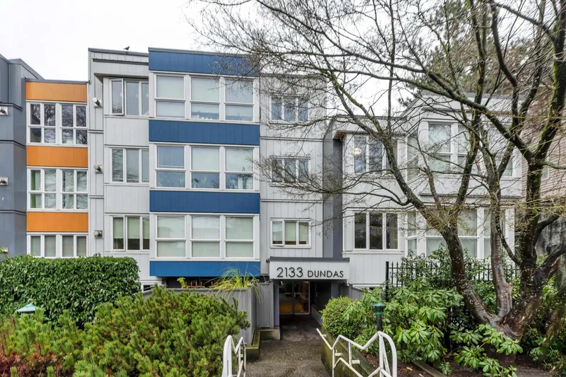 406 2133 DUNDAS STREET - photo 2 of 24