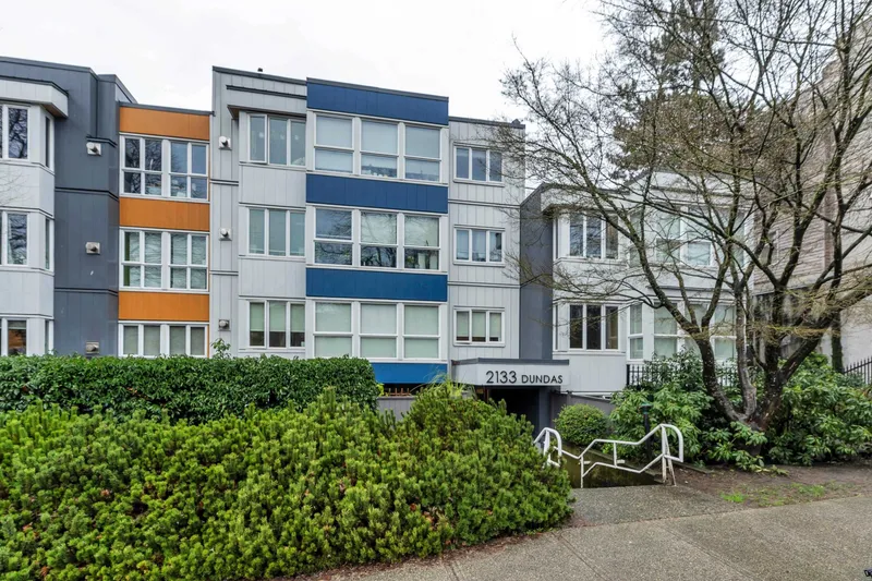 406 2133 DUNDAS STREET - photo 3 of 24