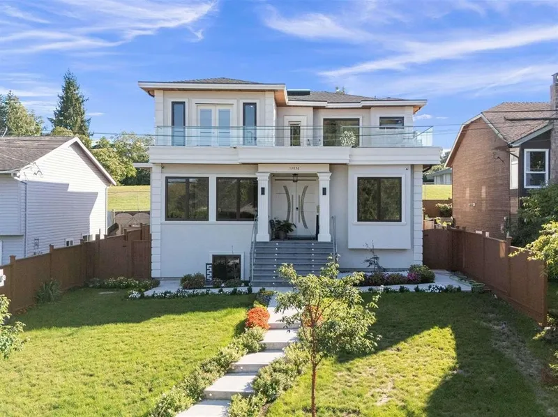 13836 80 AVENUE - photo 1 of 25