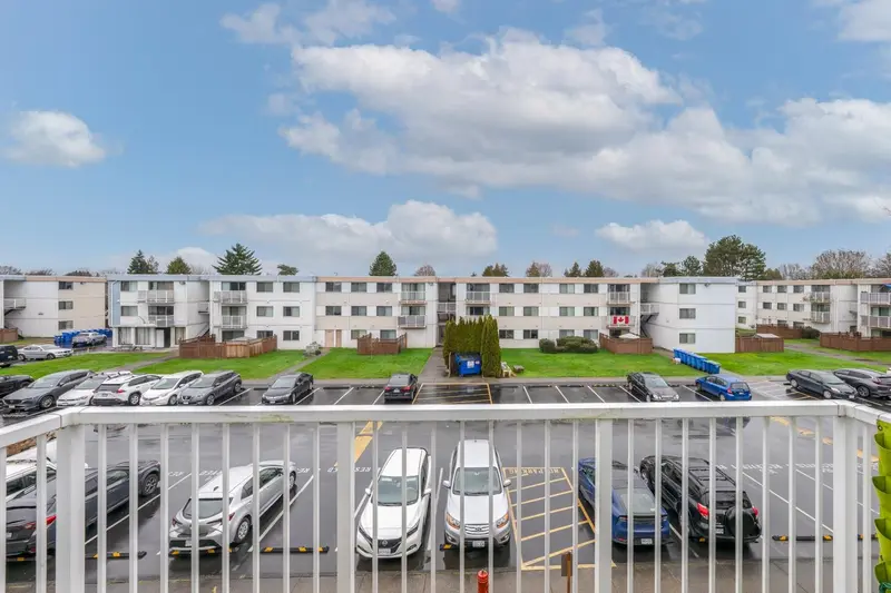 310 7240 LINDSAY ROAD - photo 2 of 16