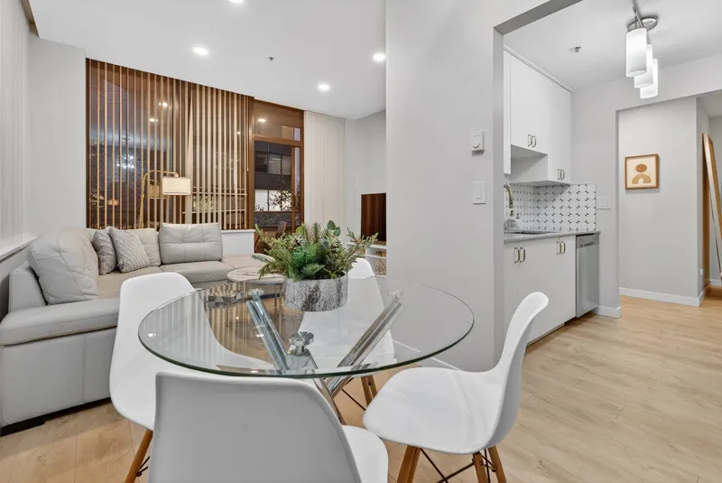 311 1010 HOWE STREET - photo 4 of 25