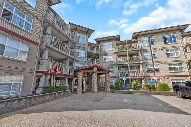 209 2515 PARK DRIVE - photo 2 of 17