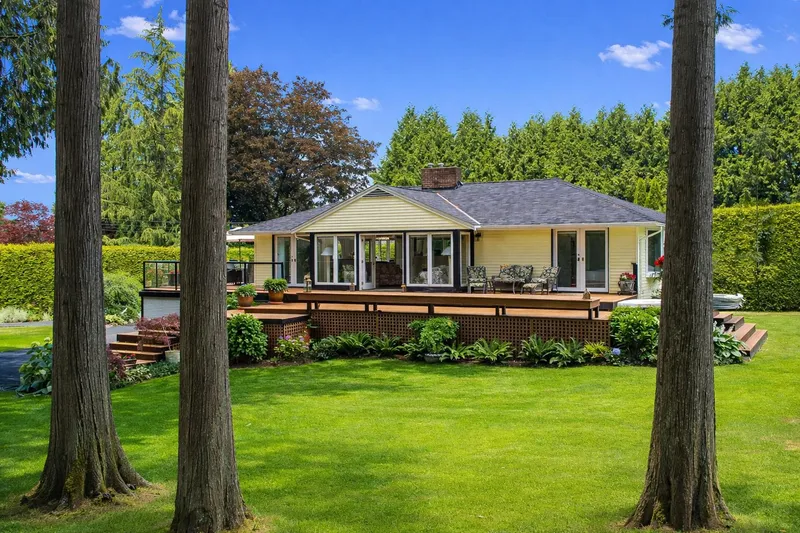 7050 115 STREET - photo 4 of 25