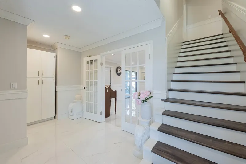 9252 204 STREET - photo 2 of 25