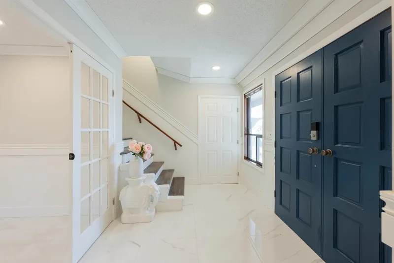 9252 204 STREET - photo 3 of 25