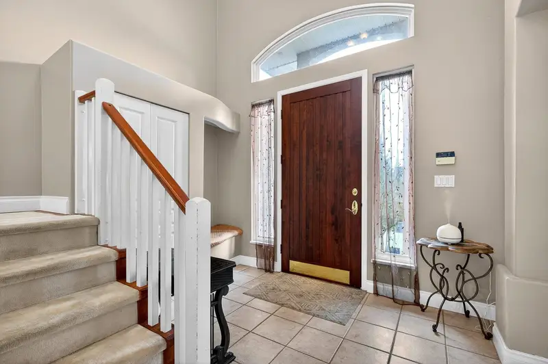 18048 99A AVENUE - photo 3 of 25