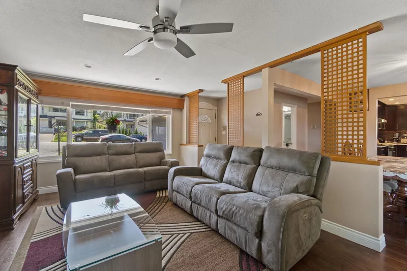 11625 99 AVENUE - photo 1 of 25