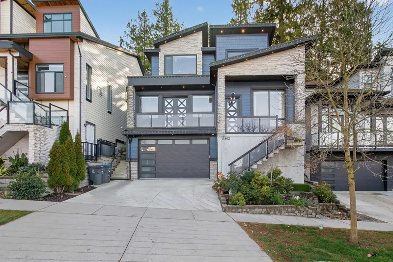 14902 35A AVENUE - photo 4 of 25