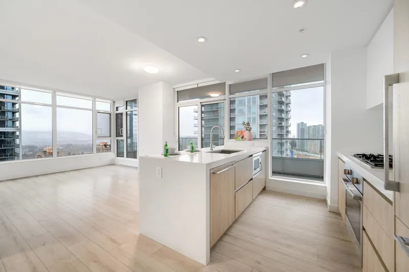 2307 6080 MCKAY AVENUE - photo 2 of 25