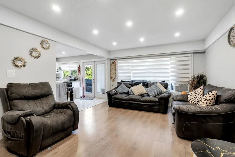 1677 EASTERN DRIVE - photo 1 of 25