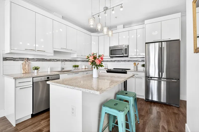 508 19228 64 AVENUE - photo 3 of 25