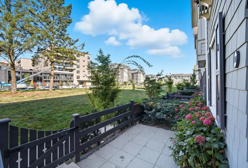 10 15778 85 AVENUE - photo 2 of 9