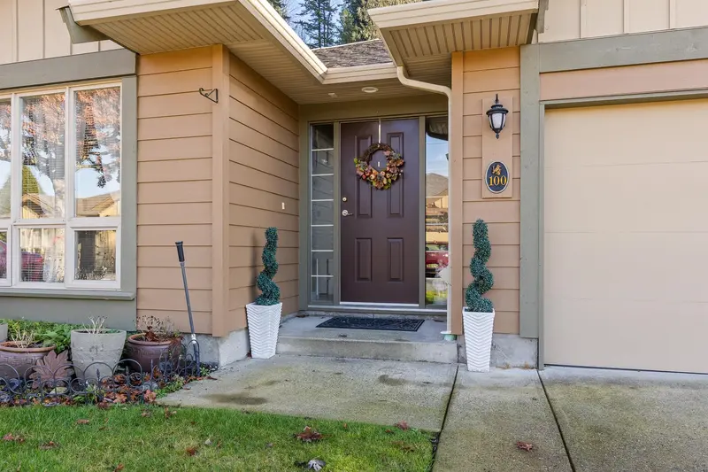 100 46000 THOMAS ROAD - photo 3 of 25