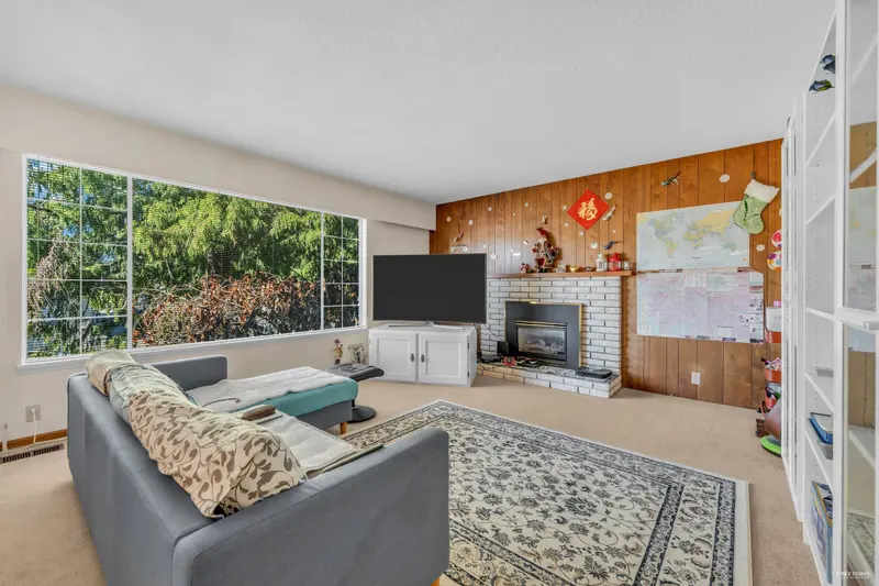 9040 GLENALLAN GATE - photo 4 of 25