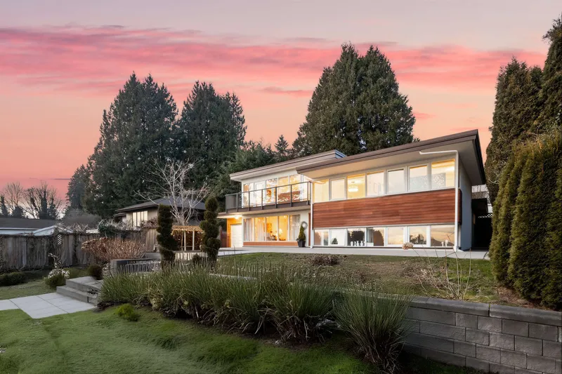 1555 LAWSON AVENUE - photo 1 of 25