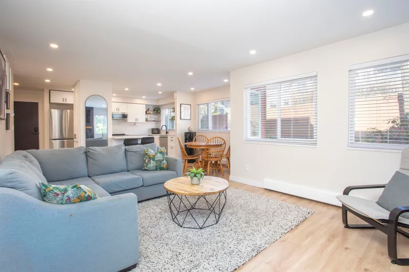 202 1381 MARTIN STREET - photo 4 of 25