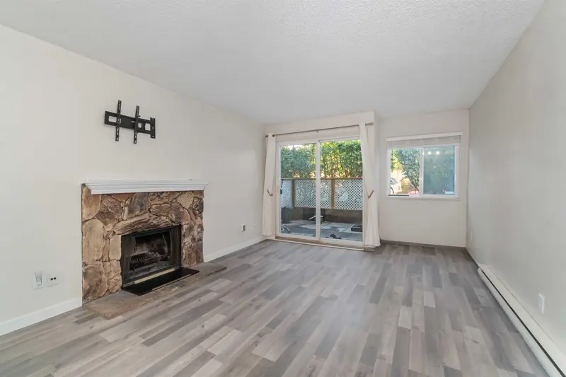 109 555 NORTH ROAD - photo 2 of 19