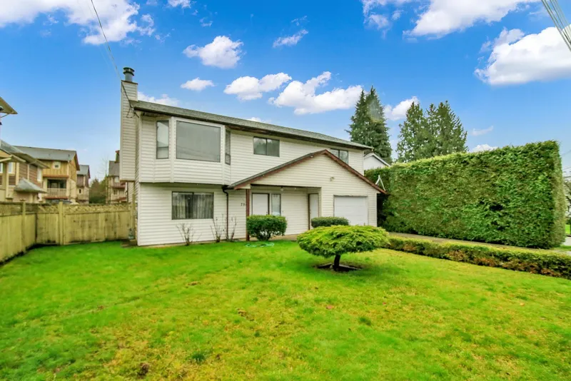 7846 119A STREET - photo 3 of 25