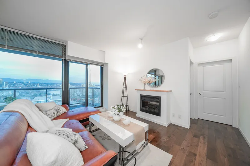 804 15 E ROYAL AVENUE - photo 3 of 25