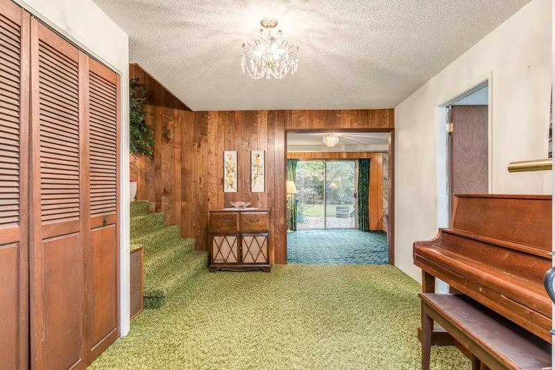 14457 110 AVENUE - photo 3 of 25