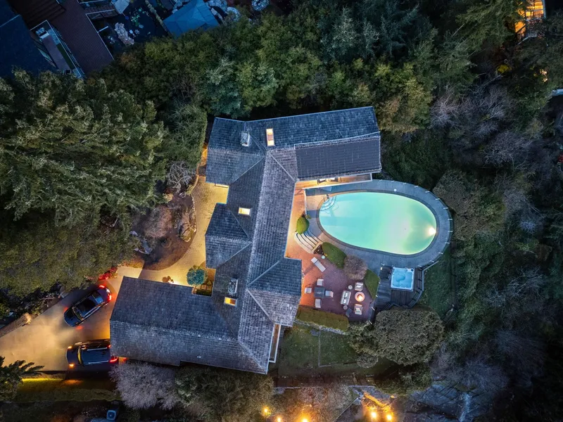 4570 WOODGREEN COURT - photo 3 of 25