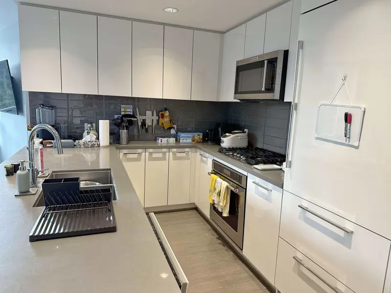 606 3093 WINDSOR GATE - photo 4 of 18