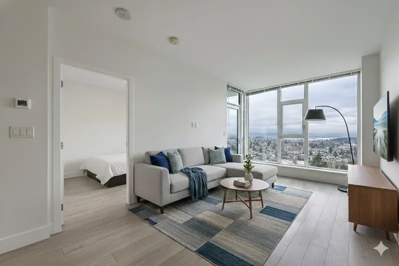 2506 7388 KINGSWAY - photo 1 of 25