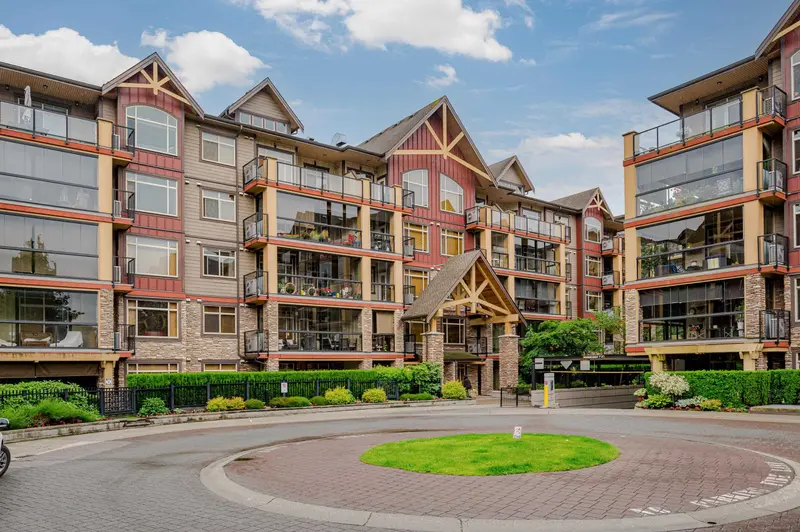 592 8288 207A STREET - photo 2 of 25