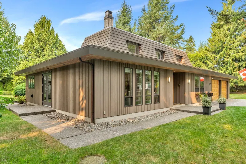 5763 146A STREET - photo 4 of 25