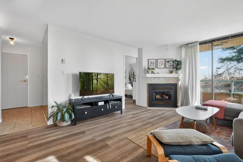 410 7288 ACORN AVENUE - photo 2 of 19