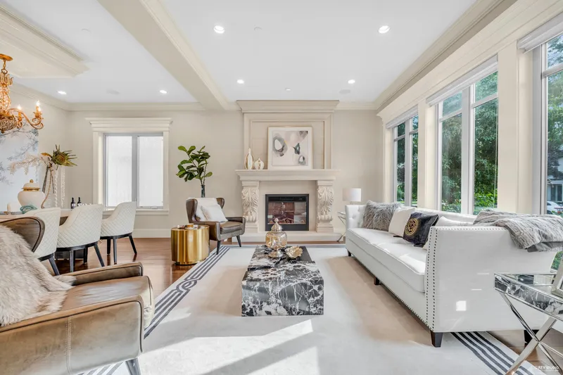 2653 MCBAIN AVENUE - photo 2 of 25