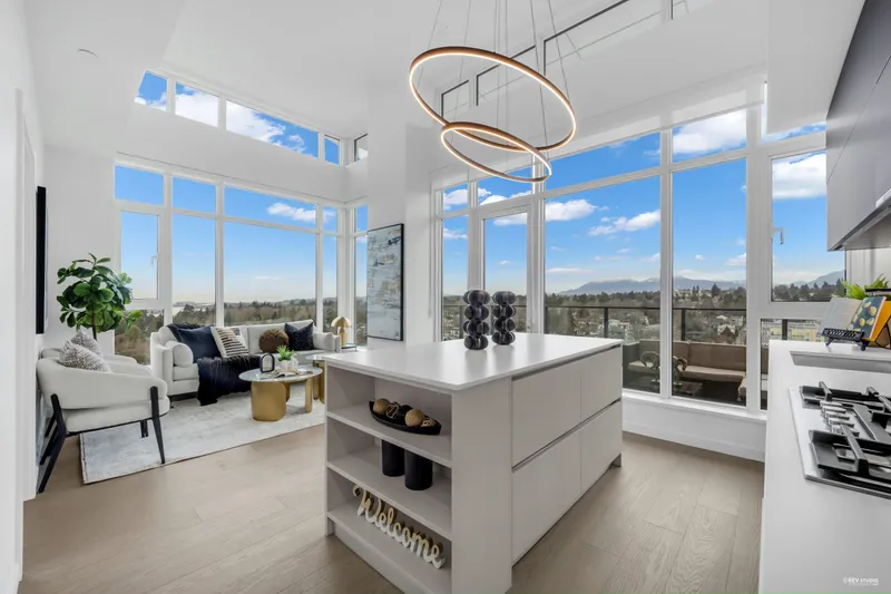 1001 8415 GRANVILLE STREET - photo 1 of 25