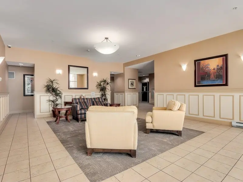 702 615 HAMILTON STREET - photo 2 of 25