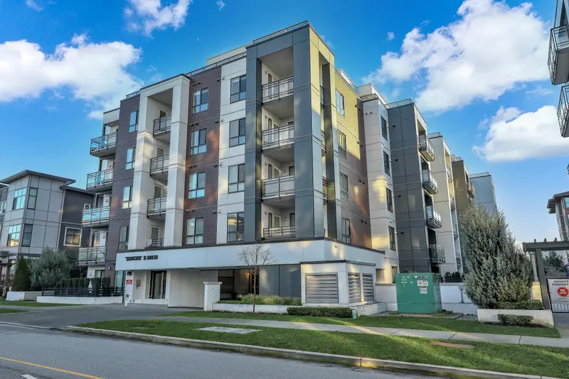 B102 20838 78B AVENUE - photo 2 of 25