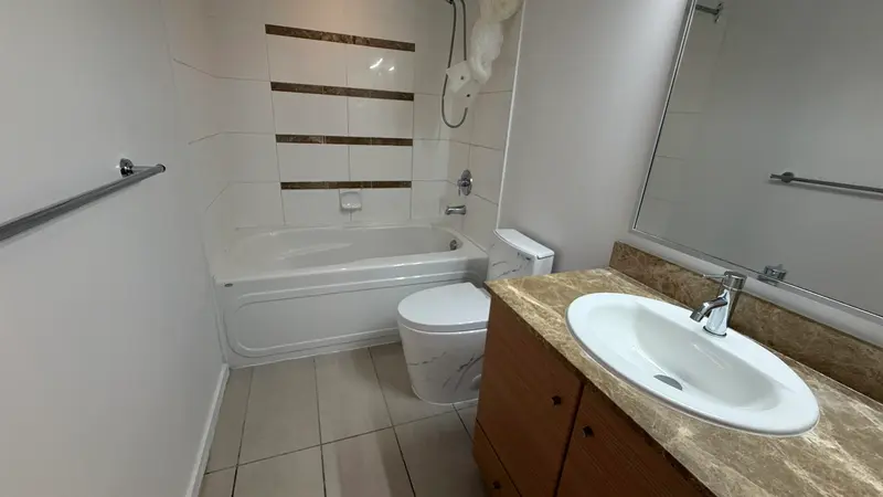 3008 909 MAINLAND STREET - photo 4 of 17