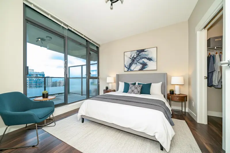 2902 7088 18TH AVENUE - photo 2 of 25